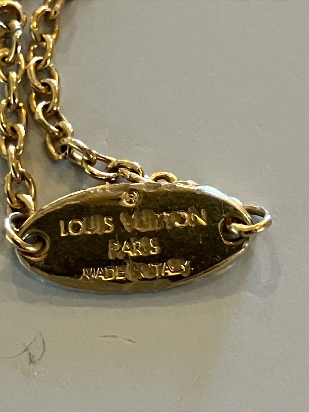 Louis Vuitton Gold LV Collier Ltov Pendant Necklace AUTHENTIC - Picture 4 of 7